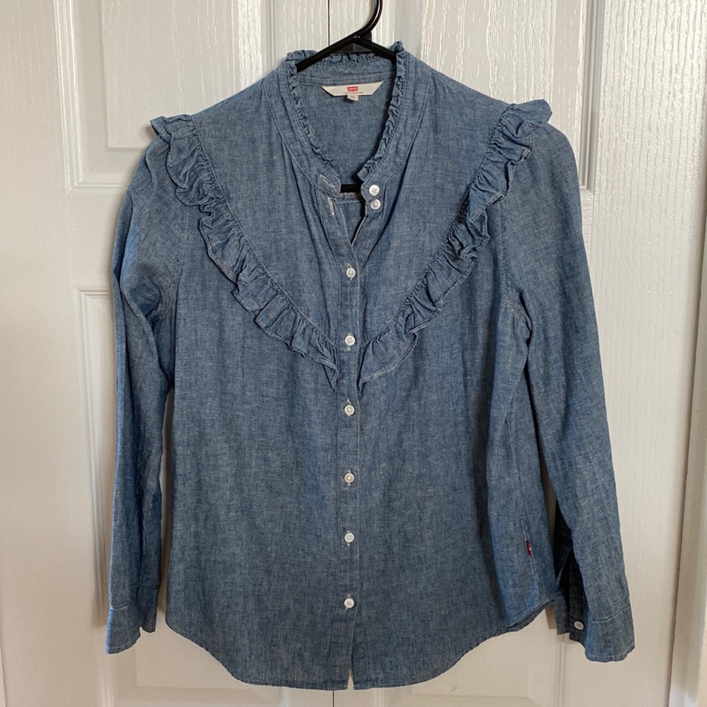 Levi’s ruffle chambray top